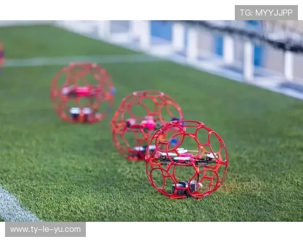 无人机足球奖杯设计融浑天仪元素，致敬中国传统科技